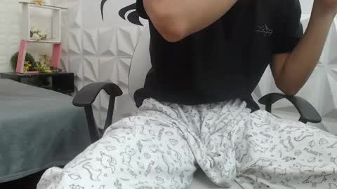 adam_evehotroom online show from February 17, 2025, 7:31 pm