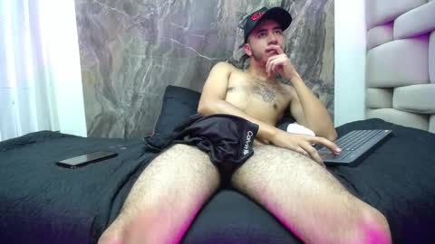 Snapshot of adamparker_ chatting on February 18, 2025, 6:04 pm adamparker_ online show from February 18, 2025, 6:04 pm