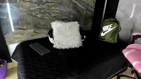 Snapshot of adamparker_ chatting on February 25, 2025, 3:27 pm adamparker_ online show from February 25, 2025, 3:27 pm