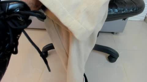 Adams Bobby online show from May 11, 2026, 11:05 am