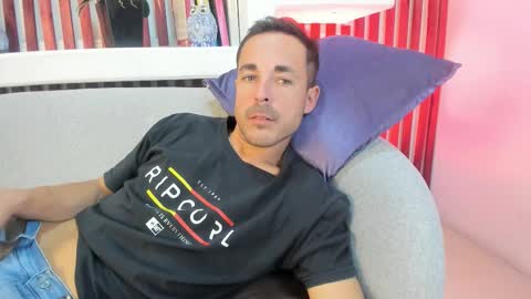 Im Adams Sanz online show from February 5, 2026, 7:07 pm