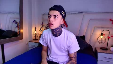 Snapshot of adamswalkerr_ chatting on February 9, 2026, 12:42 pm AdamsWalkerr online show from February 9, 2026, 12:42 pm