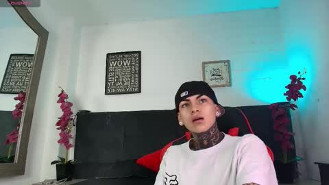 Snapshot of adamswalkerr_ chatting on February 24, 2026, 12:03 pm AdamsWalkerr online show from February 24, 2026, 12:03 pm