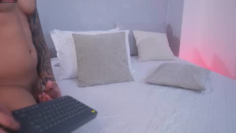 Snapshot of adan_johns chatting on July 22, 2026, 1:25 pm Adan Johns online show from July 22, 2026, 1:25 pm