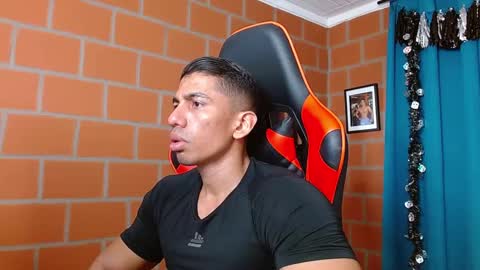 Adan Sin online show from December 13, 2024, 8:37 pm