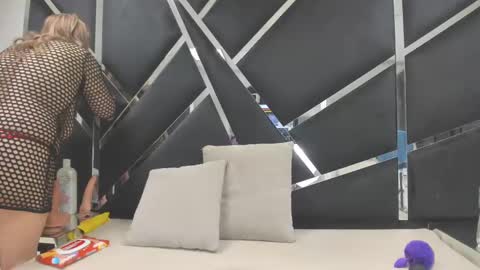 Snapshot of adara_89 chatting on January 25, 2025, 2:58 am adara online show from January 25, 2025, 2:58 am