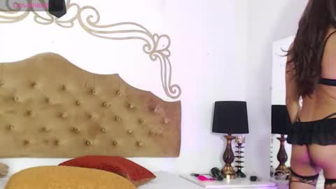 Snapshot of adara_ferrara chatting on October 31, 2025, 6:20 pm Adara Ferrara online show from October 31, 2025, 6:20 pm