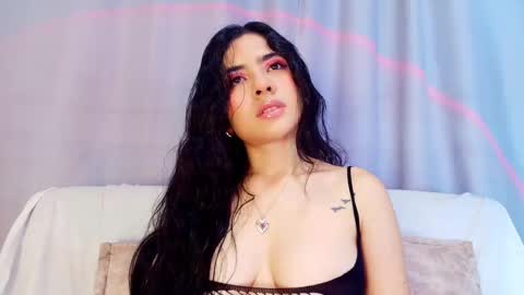  Adara Johnson  online show from November 27, 2025, 11:45 am