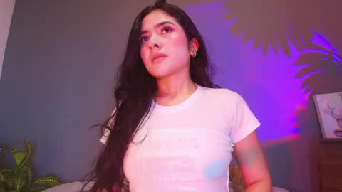  Adara Johnson  online show from April 15, 2026, 11:50 am