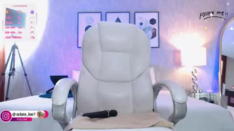 Snapshot of adara_lee chatting on February 26, 2026, 12:04 pm sofi online show from February 26, 2026, 12:04 pm