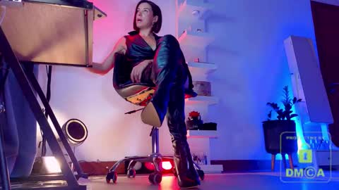 Snapshot of addictsqueen chatting on February 26, 2026, 5:28 am ADDICTION online show from February 26, 2026, 5:28 am