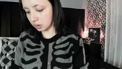 Ade  online show from April 17, 2026, 4:54 pm