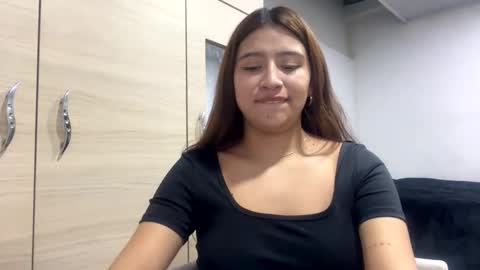 adellein foxx online show from October 6, 2025, 2:53 am