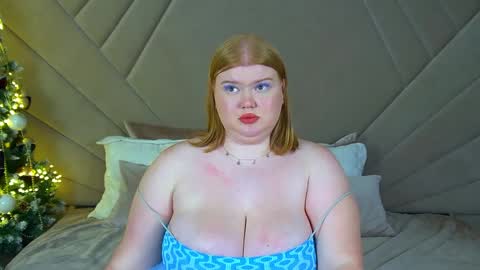 adelemoor online show from December 18, 2024, 11:13 am