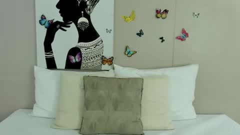 Adele Smithh online show from November 20, 2025, 11:43 am