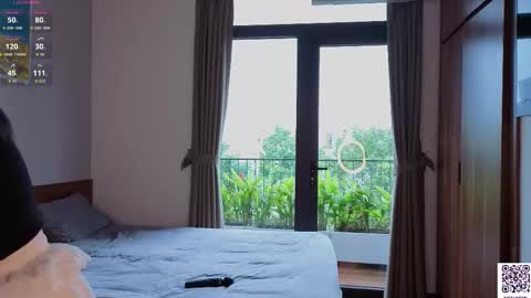 Snapshot of adelia_ntmu chatting on October 25, 2025, 1:24 am Adelia online show from October 25, 2025, 1:24 am