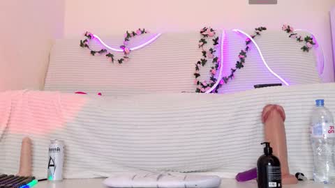 Adelika online show from February 28, 2026, 8:43 pm