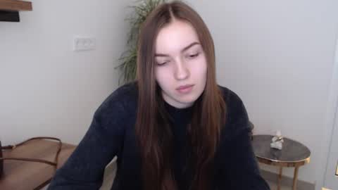 adelina_sweett online show from November 10, 2025, 1:43 pm