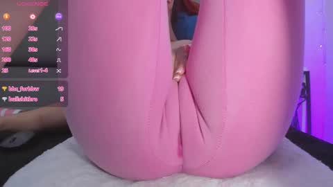 adelinaconte1 online show from January 25, 2025, 10:50 pm