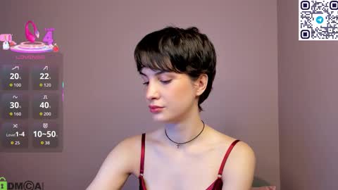 Snapshot of adeline_perle chatting on September 12, 2025, 2:00 am Adeline Perle online show from September 12, 2025, 2:00 am