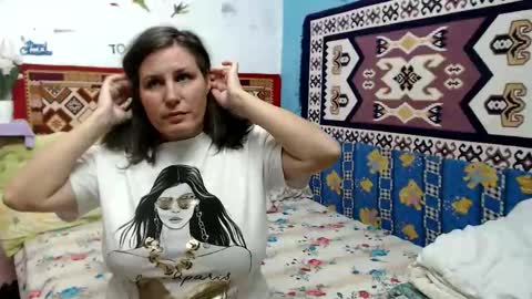 Larisa online show from October 12, 2025, 9:41 am