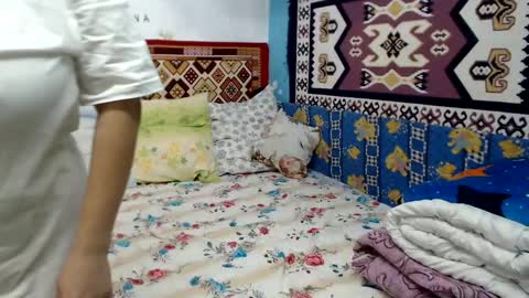 Larisa online show from October 15, 2025, 9:53 am