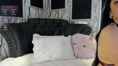 adelinemoretti online show from January 5, 2026, 7:28 pm