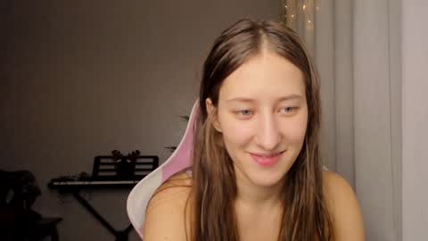 Snapshot of adellqueen chatting on December 23, 2024, 10:33 pm Adell online show from December 23, 2024, 10:33 pm