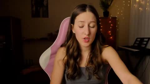 Snapshot of adellqueen chatting on March 12, 2025, 10:39 pm Adell online show from March 12, 2025, 10:39 pm