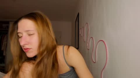 Adell online show from May 5, 2026, 9:34 pm