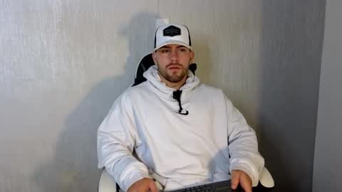 Ades online show from September 24, 2025, 11:46 am