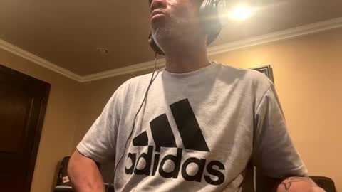 adick_ting online show from March 11, 2025, 8:20 pm