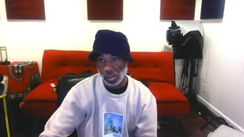 adick_ting online show from April 12, 2026, 9:09 pm