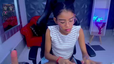 adisson_petite1 online show from January 9, 2026, 7:37 pm