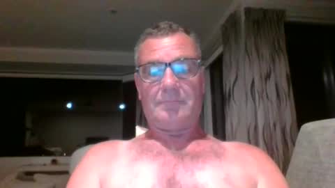 adjustable14 online show from December 3, 2024, 10:28 am