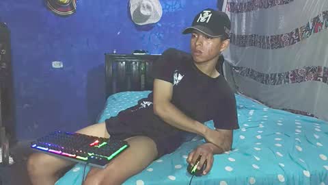 Snapshot of adonis5_ chatting on December 13, 2025, 11:32 pm Adonis online show from December 13, 2025, 11:32 pm