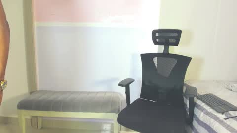 Adonis Knight  online show from March 11, 2026, 4:57 pm