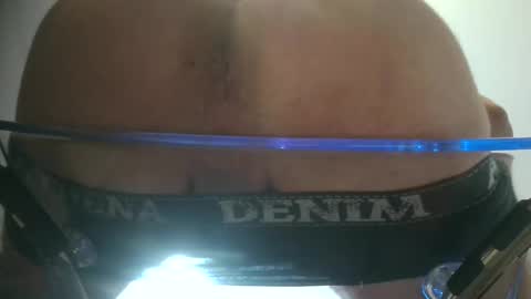 adonysse online show from October 13, 2025, 7:19 am