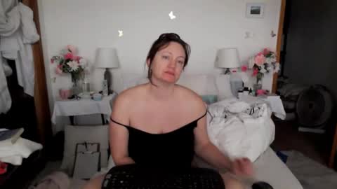 adorable22 online show from February 26, 2026, 2:27 pm