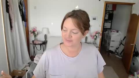 adorable22 online show from April 14, 2026, 1:17 pm