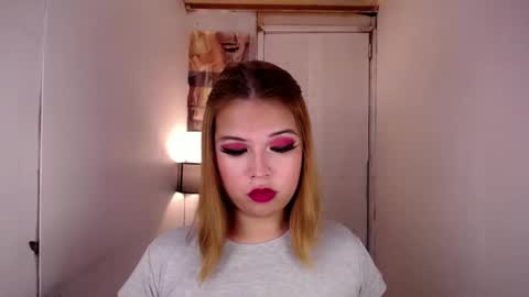 adorabletsforyouxx online show from October 16, 2025, 5:14 pm