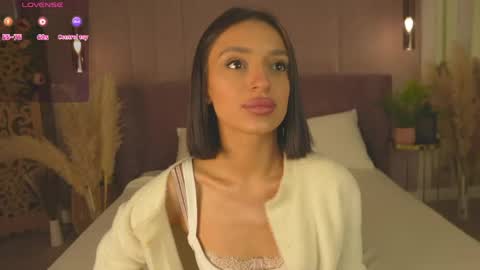 adoracortes online show from April 19, 2026, 5:07 am