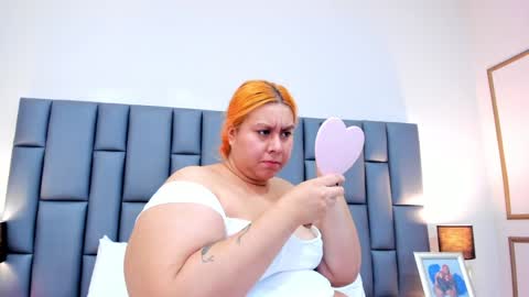 ANDREA PEREZ online show from December 31, 2024, 12:25 pm
