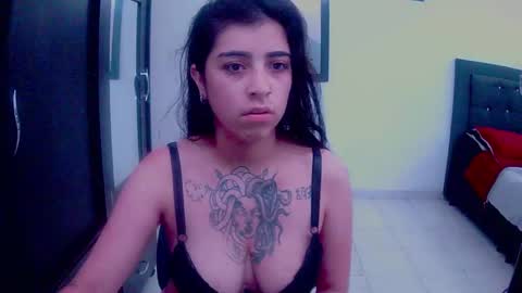 Snapshot of adri_gomez1 chatting on October 13, 2025, 6:46 am online show from October 13, 2025, 6:46 am