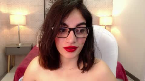 Adri online show from April 8, 2026, 4:01 am