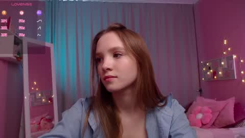 Snapshot of adria_arjona chatting on April 1, 2026, 7:31 am Eva online show from April 1, 2026, 7:31 am