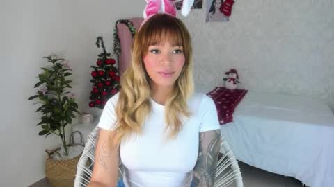 Adriana online show from December 20, 2025, 1:18 pm