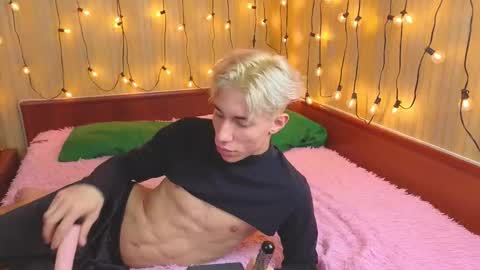 Snapshot of adrian_love_angel chatting on November 14, 2025, 6:39 pm adrian_love_angel online show from November 14, 2025, 6:39 pm