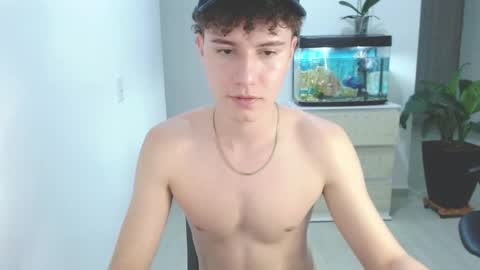 Snapshot of adrian_morelli chatting on December 8, 2024, 1:02 am adrian morelli online show from December 8, 2024, 1:02 am