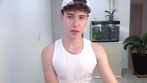 Snapshot of adrian_morelli chatting on December 12, 2024, 10:31 pm adrian morelli online show from December 12, 2024, 10:31 pm